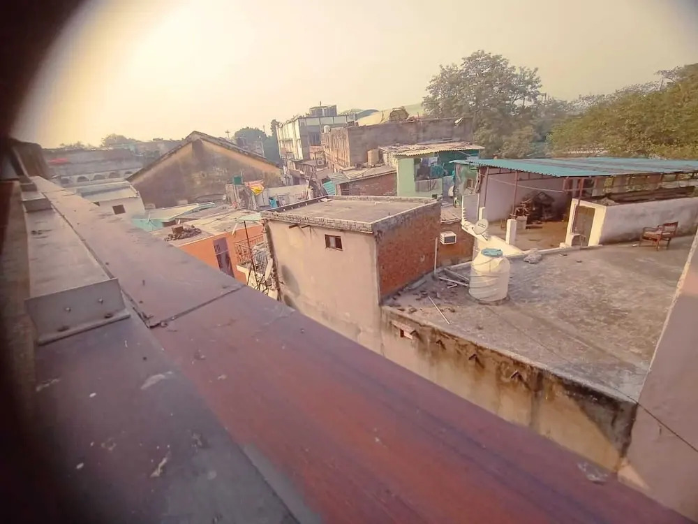 Homestay at Kashmiri Gate Metro & Old Delhi Railway Station
