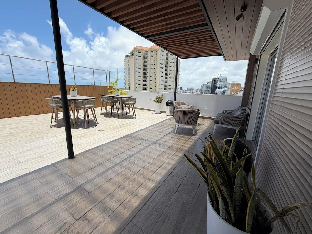 Modern Ocean View 1BR in La Esperilla, Pool, Gym