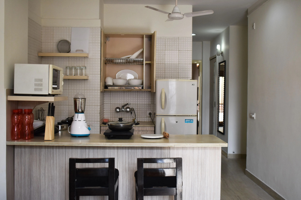 1 Bhk Serviced Apartment Near Fortis Hospital