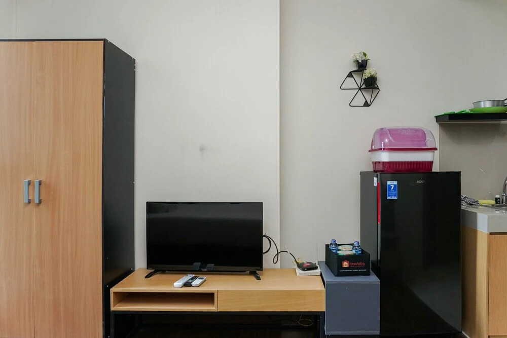 Fabulous Studio Room Puri Orchard Apartment