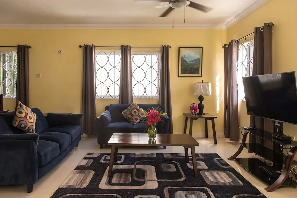 Country Mist 2 bedroom Vacation Home