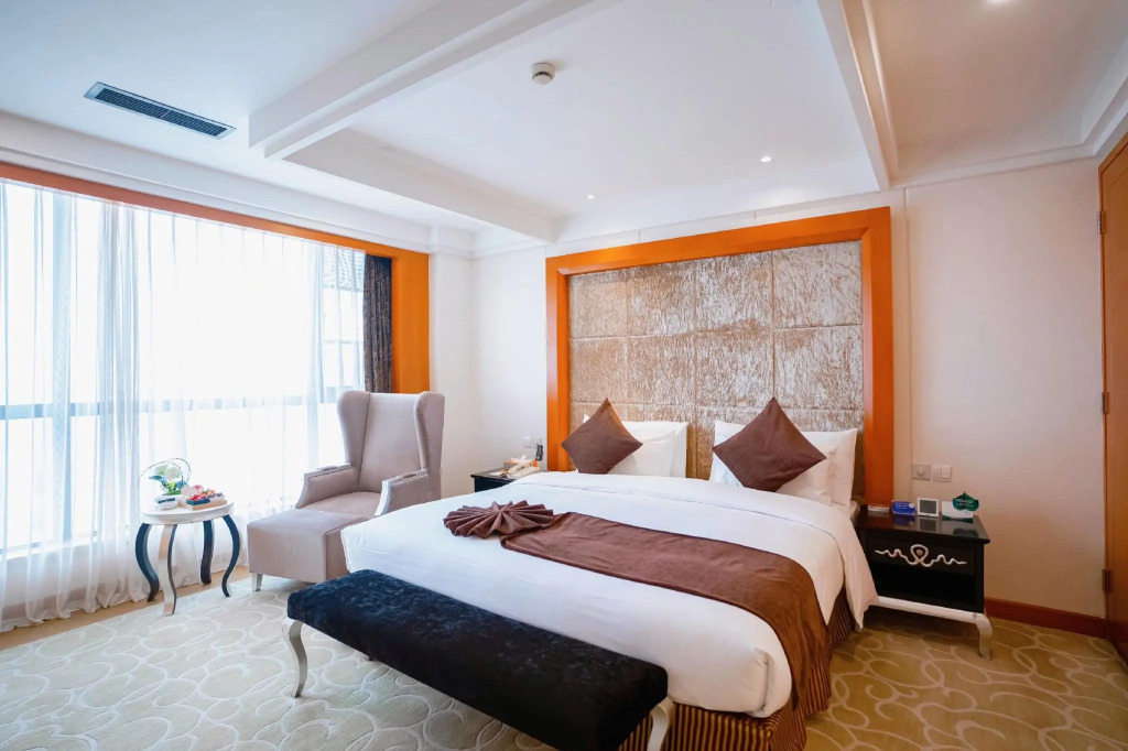 Phoenix Lake Tianquan Hotel