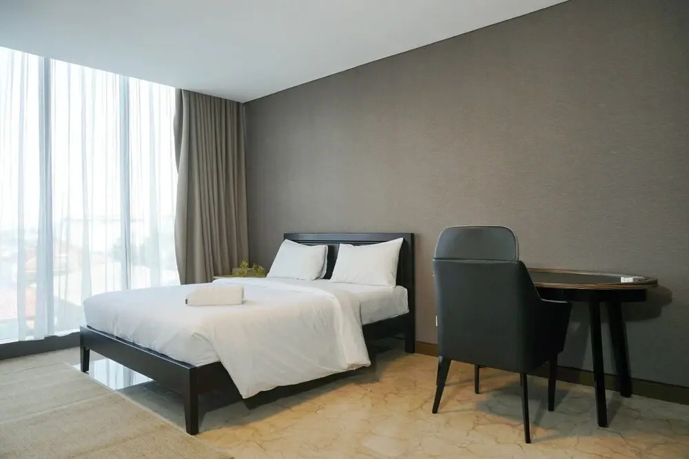 Luxurious 1BR @ L'Avenue Apartment near Sampoerna Universitas