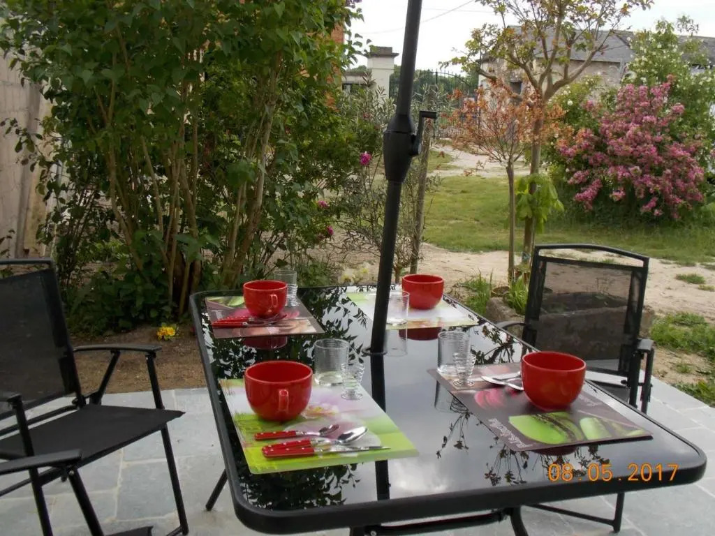 Gîte confortable à Huismes, proche de Chinon avec cour fermée - FR-1-381-370