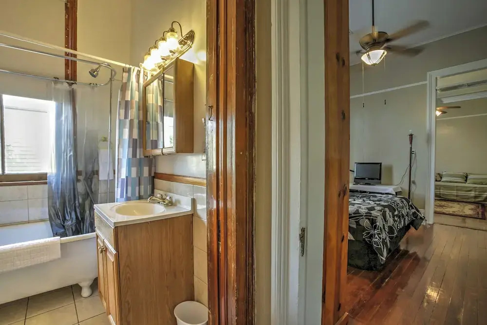 Walk to River, Tram & Zoo: Classic Nola Home!