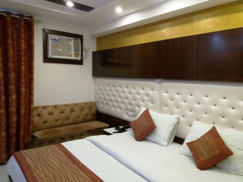 NEW RANOVATED Hotel Station View Opposite New Delhi Railway