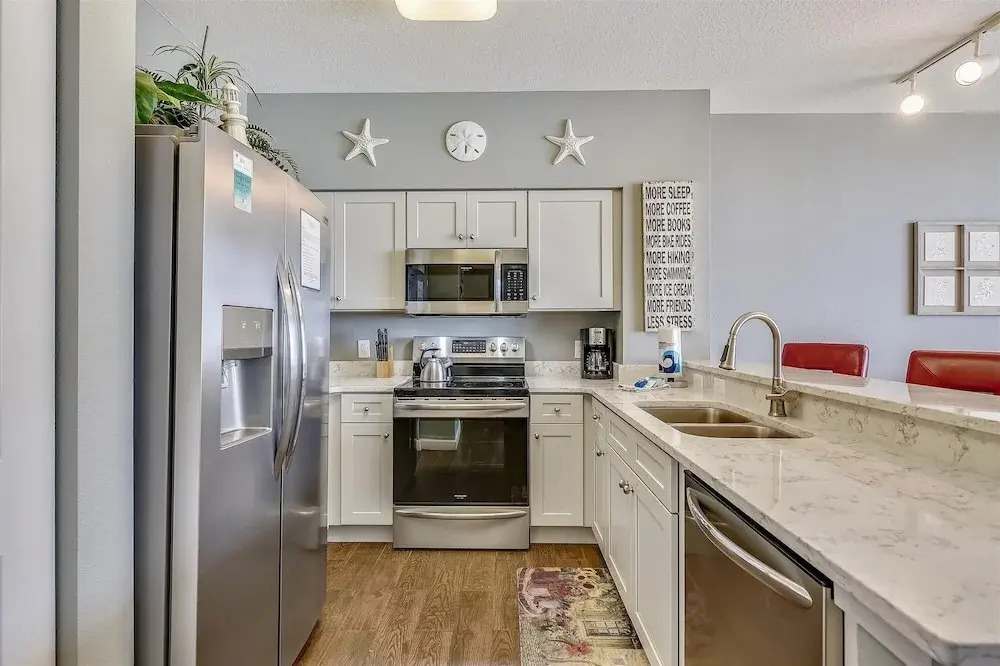 Shores Of Panama 1807 -fantastic 2bd+bunks, Sleeps 8! Reserved Parking! Free Fun 2 Bedroom Condo by RedAwning