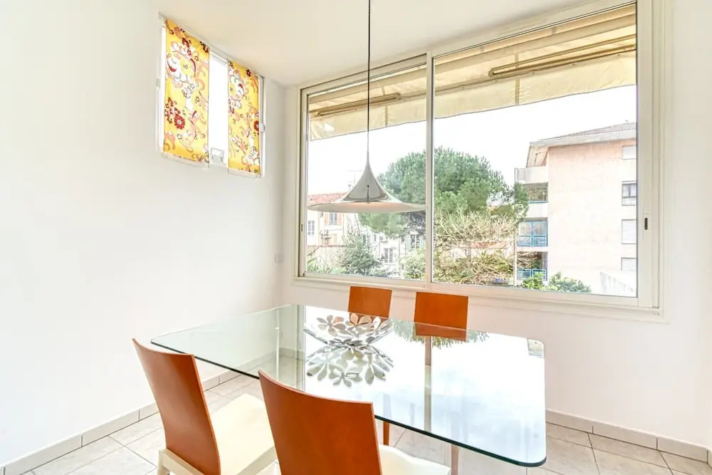 Bright and Beautiful Apartment, 10 Mins From Palais & Croisette