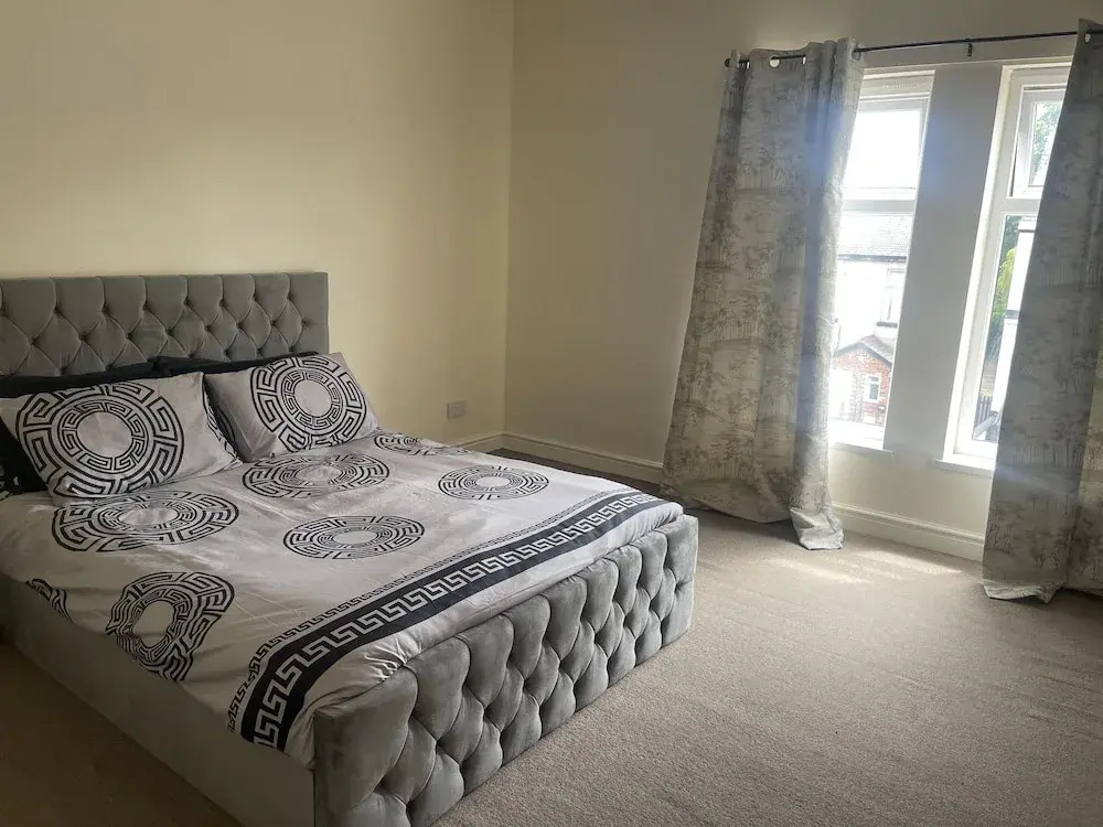Stylish 1-bed Apt - Sleeps 4 - Parking - Wifi