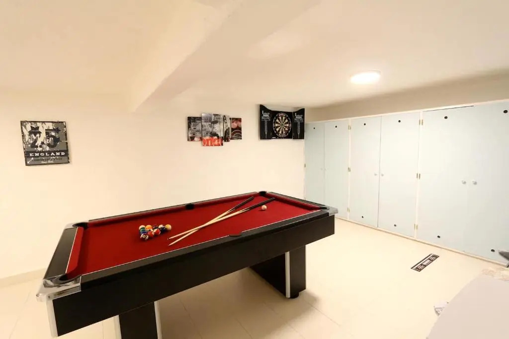 Elegant Vilamoura Old Town Villa Villa Rosa 6 Bedrooms Pool Table