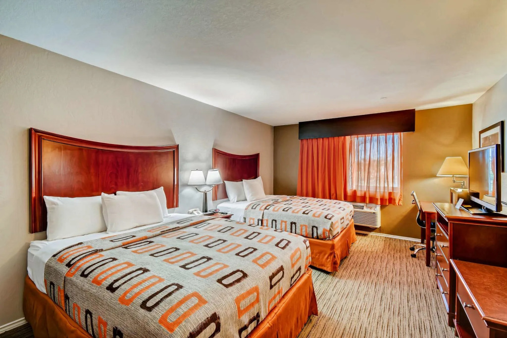 Orangewood Inn and Suites Midtown
