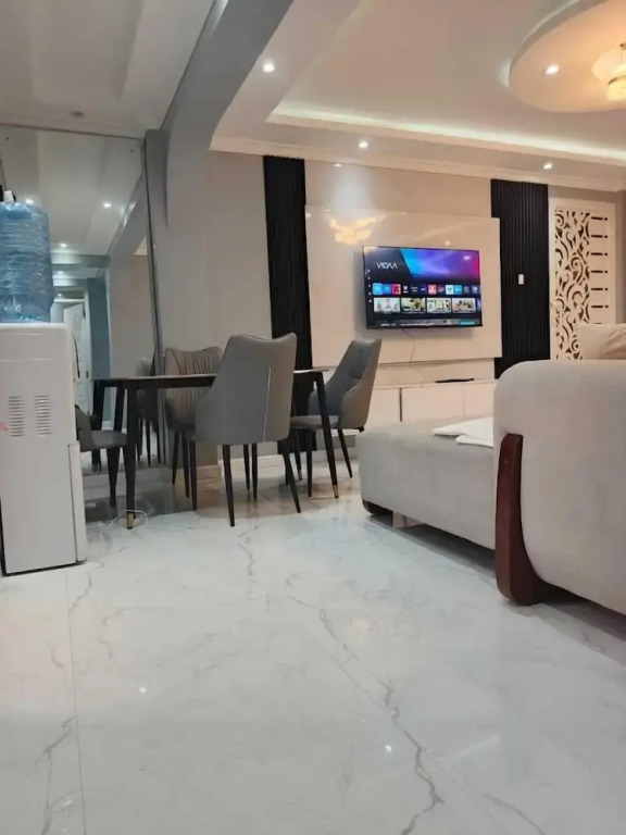 Lux Suites Grandville Apartments