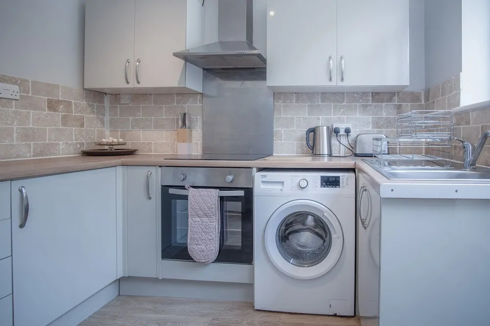 Langland Road - 2 Bedroom Town House