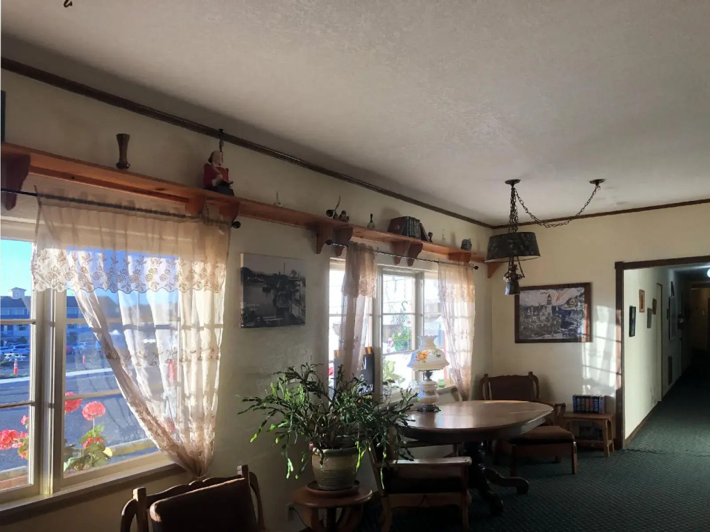 Lighthouse Inn