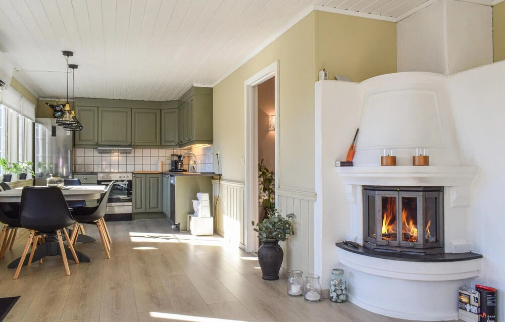 Gorgeous Home In Lindesnes With Kitchen