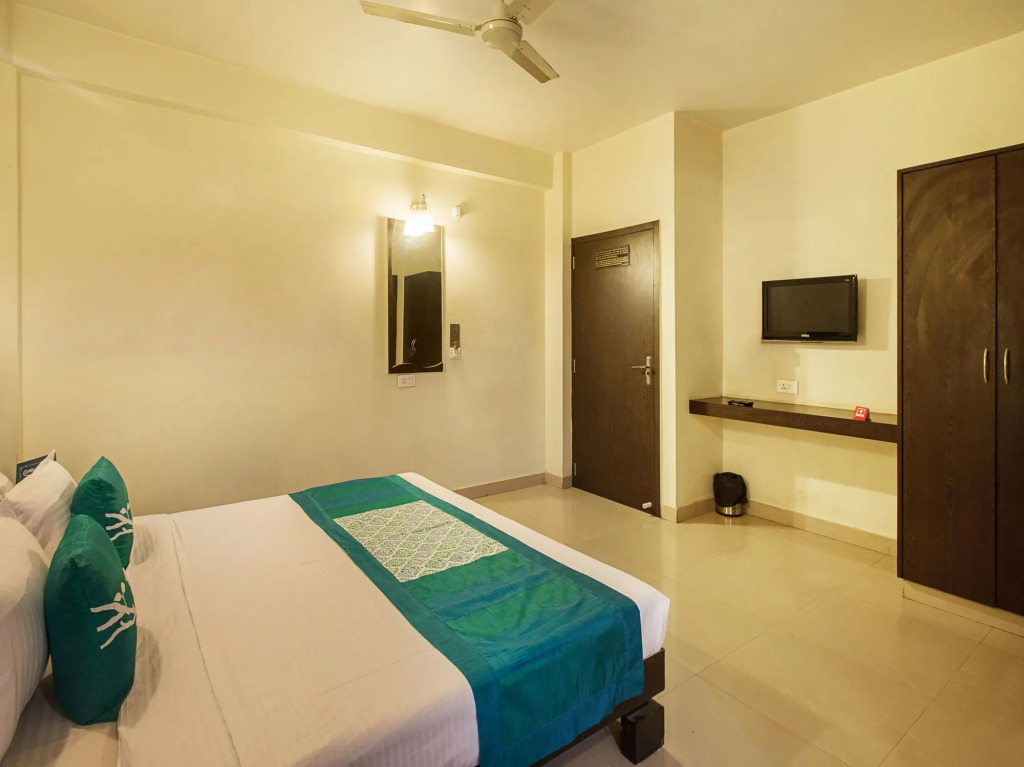 Hotel Churu Palace
