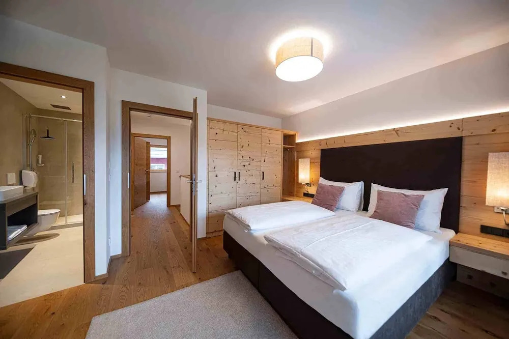 Lakeside Luxury Apartments