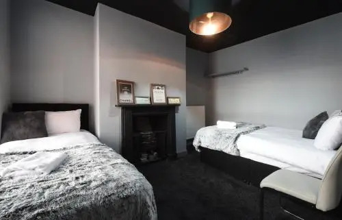 Swan Street Suite Slps 23