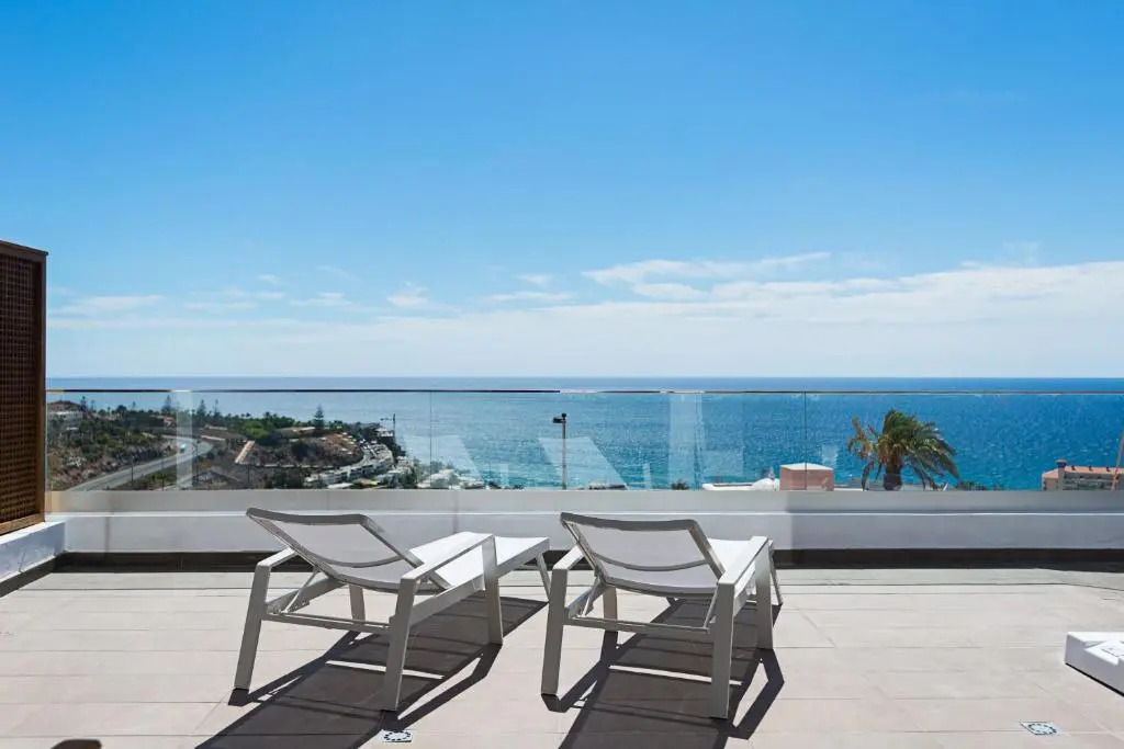 Altos de la Gloria Beach Apartments