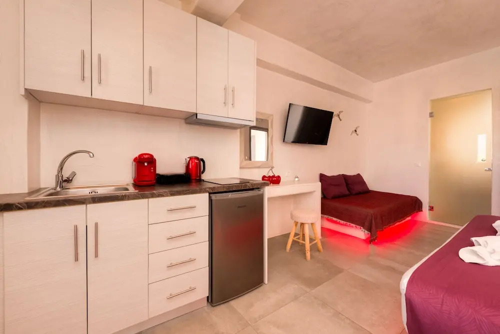 The Muses of Santorini Private Jacuzzi Suites
