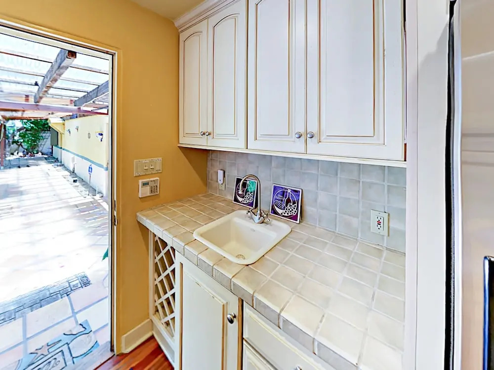 1146 E El Alameda Home 3 Bedrooms 3 Bathrooms Home