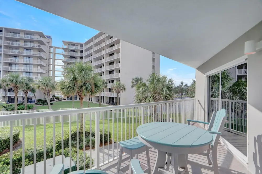 Tradewinds 106