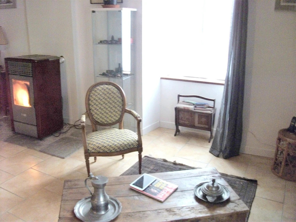 House With 3 Bedrooms in Saint-clément, With Wonderful Mountain View a