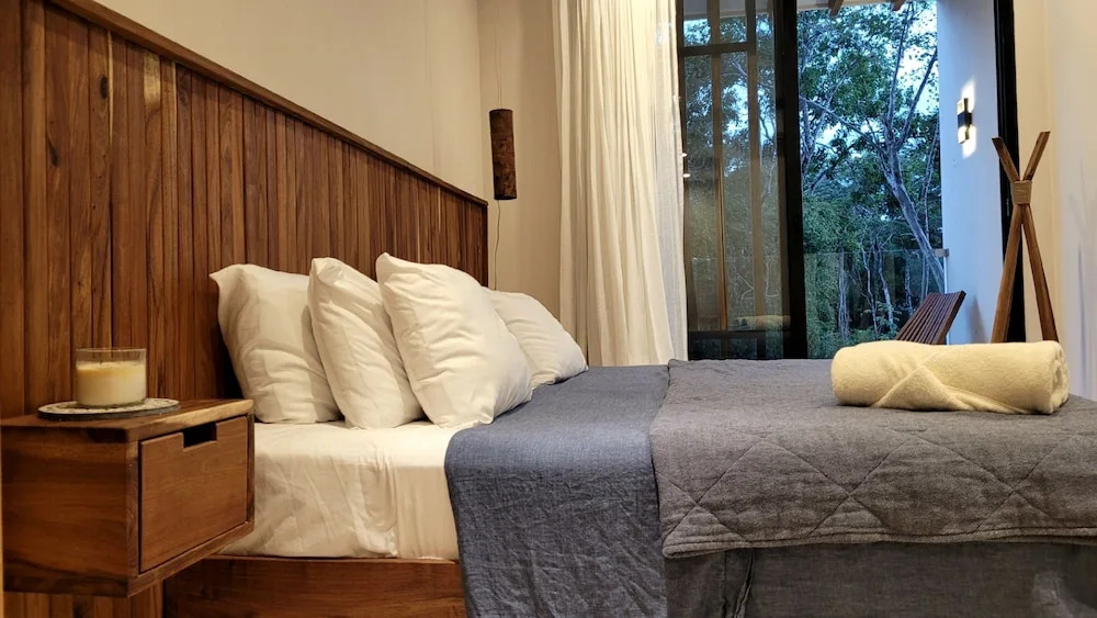 Casa Mittens