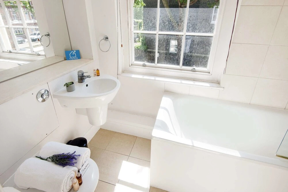 The Wonderful Chelsea Manor Street Apartment - CHK