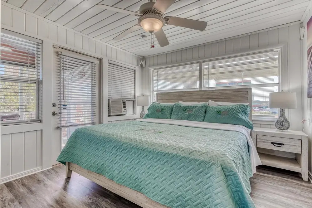 The Cotton Candy Beach House 3 Bedroom Cottage by Redawning