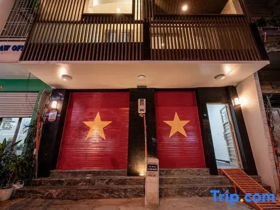 HighEnd Serviced Apartment with Elevator by SSens Homes