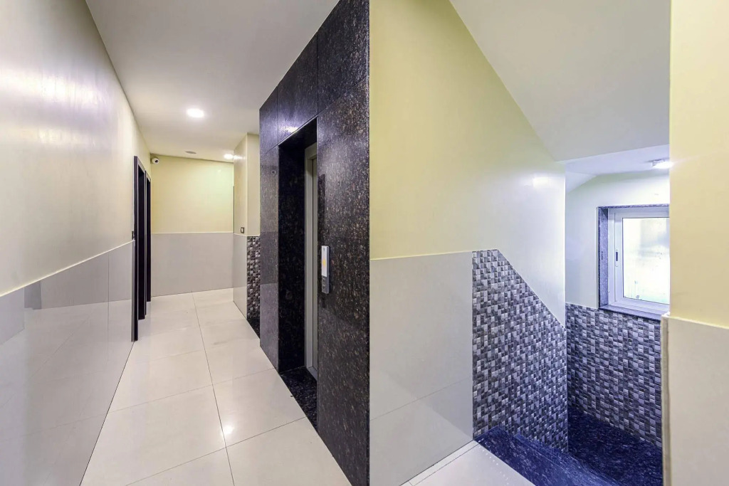 OYO 16703 Hotel The Platinum