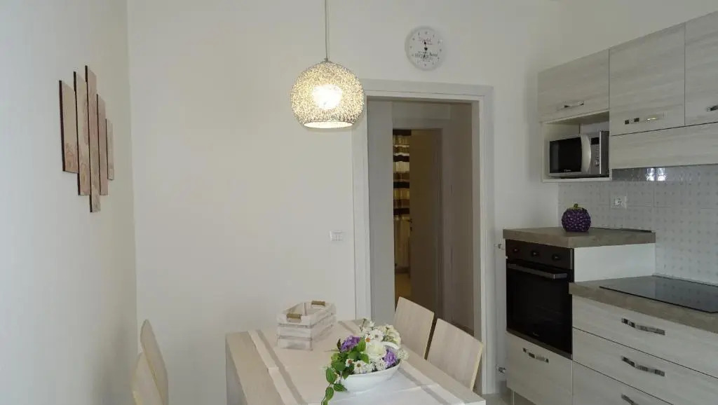 Casa Palanca Lake view apartment by Gardadomusmea