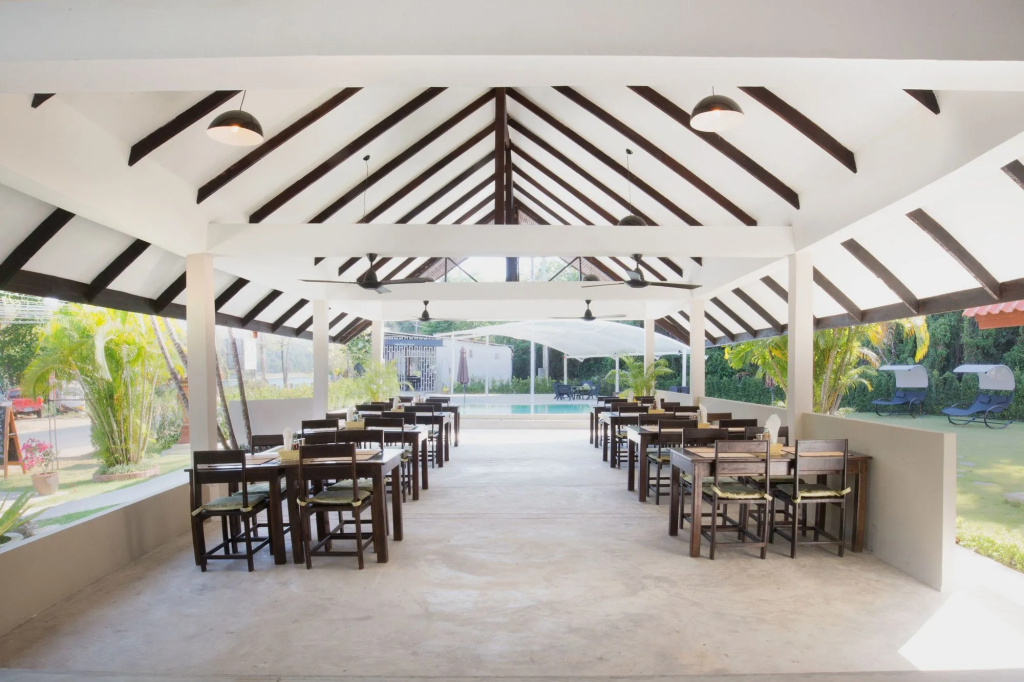 Naiharn Beach Resort - SHA Plus Extra