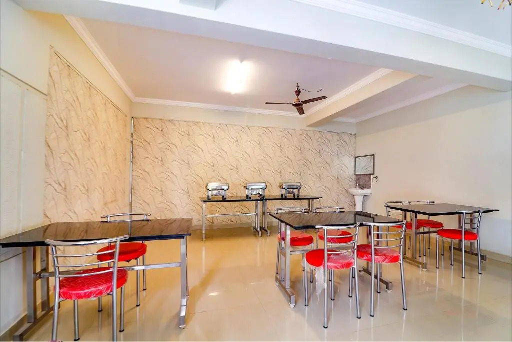 FabHotel Srisai Hill View