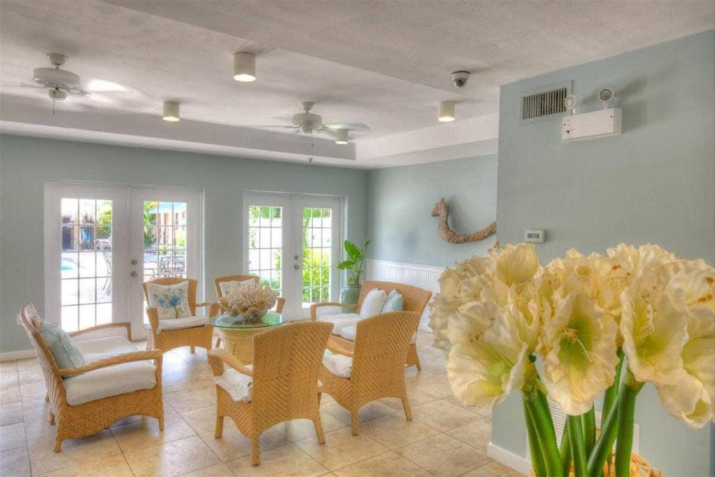 Naples Garden Inn