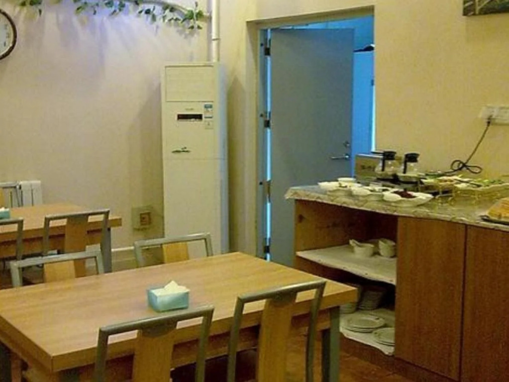 GreenTree Inn Express Shandong Dezhou Lingcheng District Fuxing Street Bus Station.
