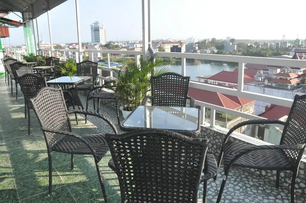 Rose Hotel