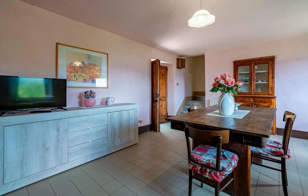 Nice Home In Longoio With House A Mountain View
