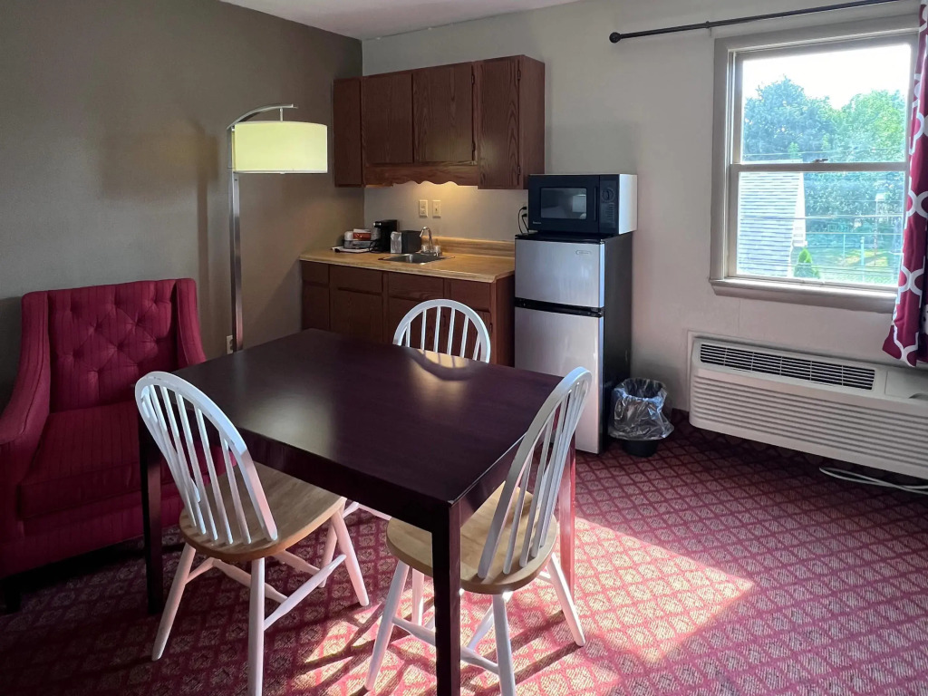 Rodeway Inn & Suites Hershey Chocolate Avenue