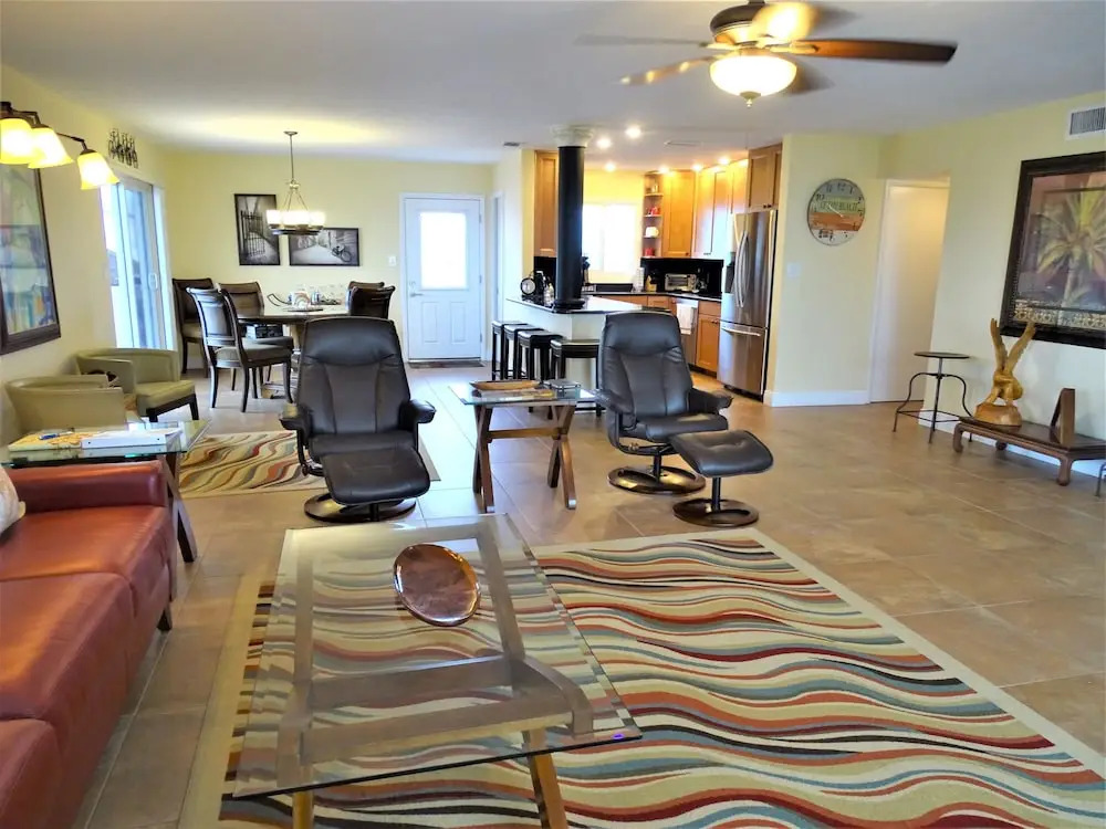 Sunset Royale 416 2 Bedrooms 2 Bathrooms Apts