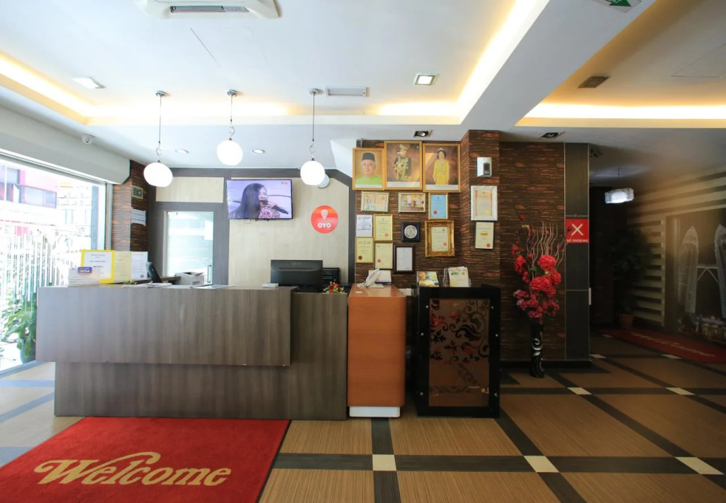 OYO 115 Hotel Safari 1