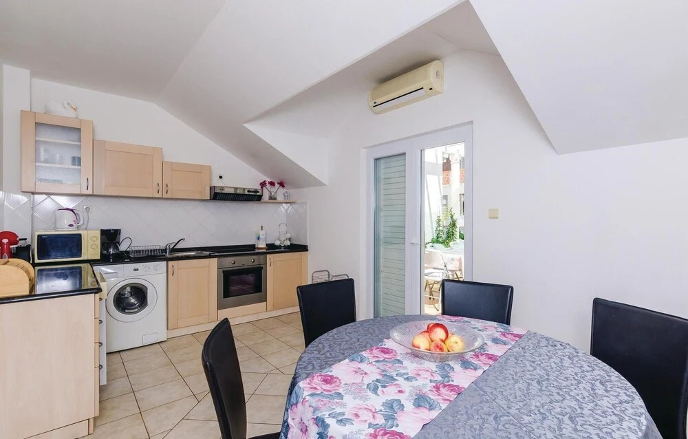 Amazing Home in Cavtat With Wifi and 2 Bedrooms