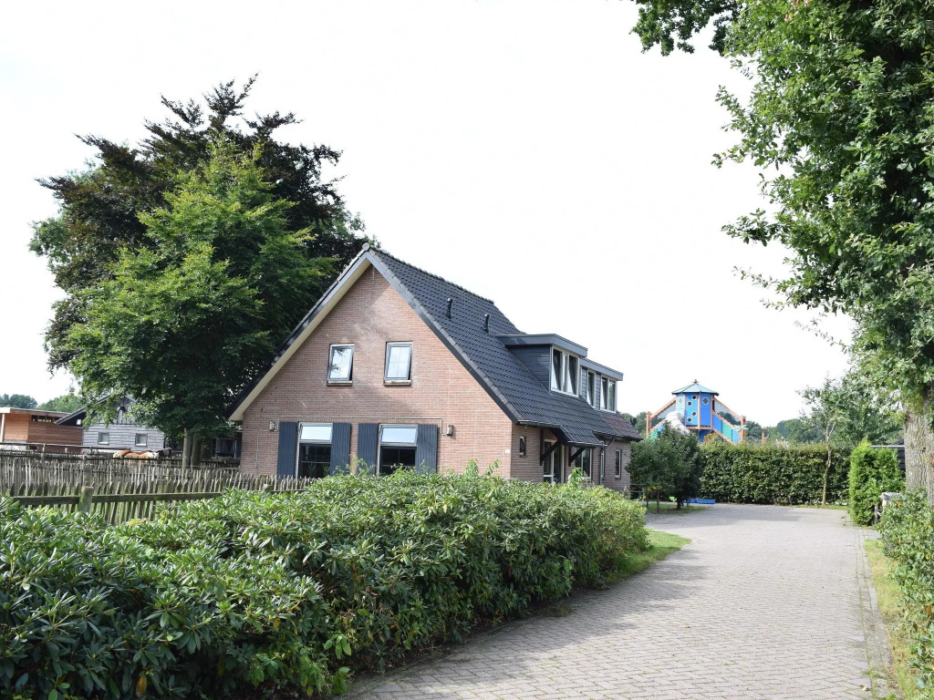 Spacious Farmhouse with Barbecue near Veluwe