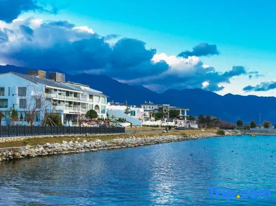 Yinhua Lake View Garden Hotel