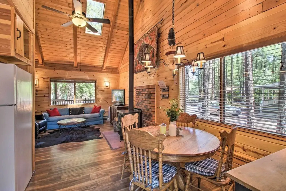 Pinetop-Lakeside Cabin w/ Deck: Hike, Ski & Golf