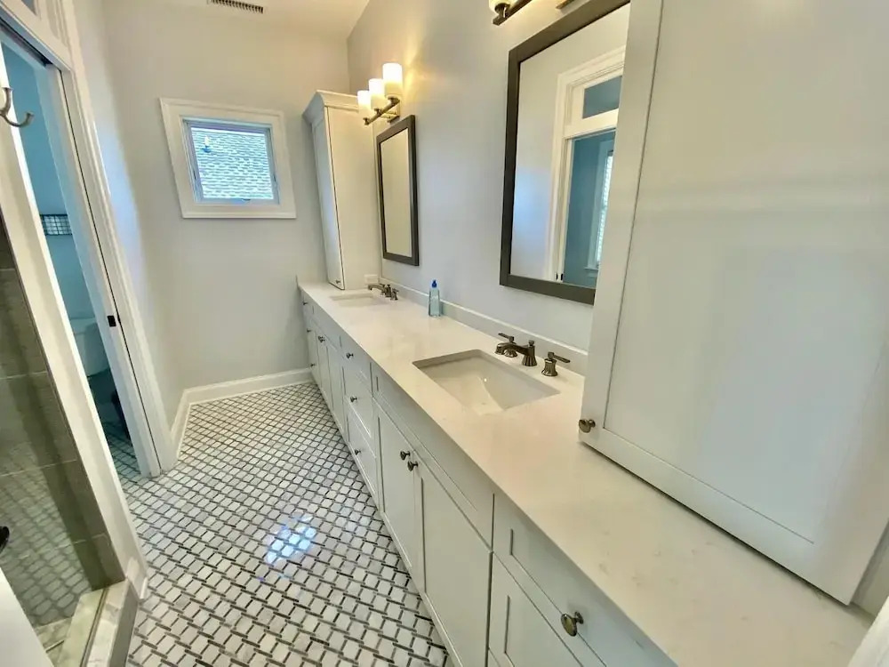 Scarborough Avenue 303