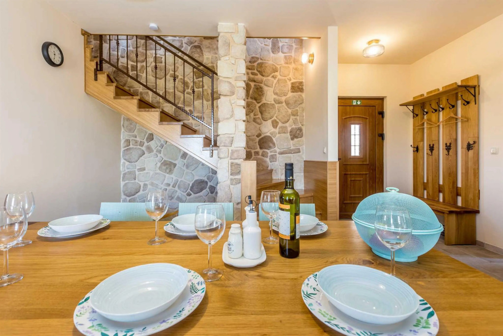 Rustic Villa Bellamare