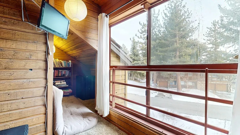 Aspen Creek 311 Walk to Eagle Lodge, Log Burning Fireplace, Great Complex Amenities by RedAwning