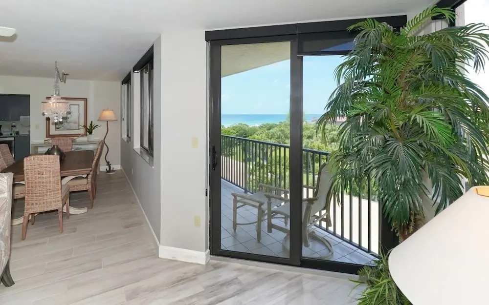 404-excelsior- Beautiful Unit Offering Amazing Gulf Views! 2 Bedroom Condo